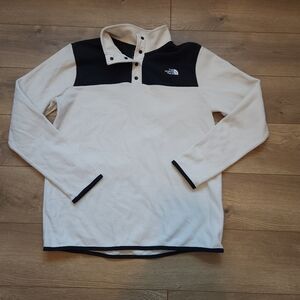 Women's Medium North Face Fleece Pullover